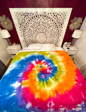 Load image into Gallery viewer, Tie Dye Comforter