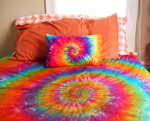 Load image into Gallery viewer, Tie Dye Bedding