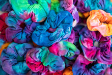 Load image into Gallery viewer, Tie Dye Scrunchies