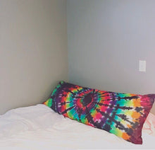 Load image into Gallery viewer, Tie Dye Pillow Cases