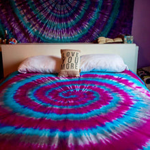 Load image into Gallery viewer, Tie Dye Duvet Cover
