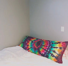 Load image into Gallery viewer, Tie Dye Pillow Cases
